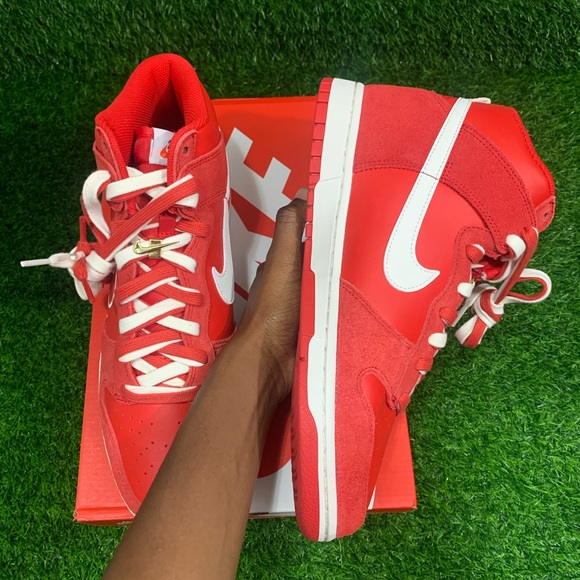 nike dunk high university red 2021